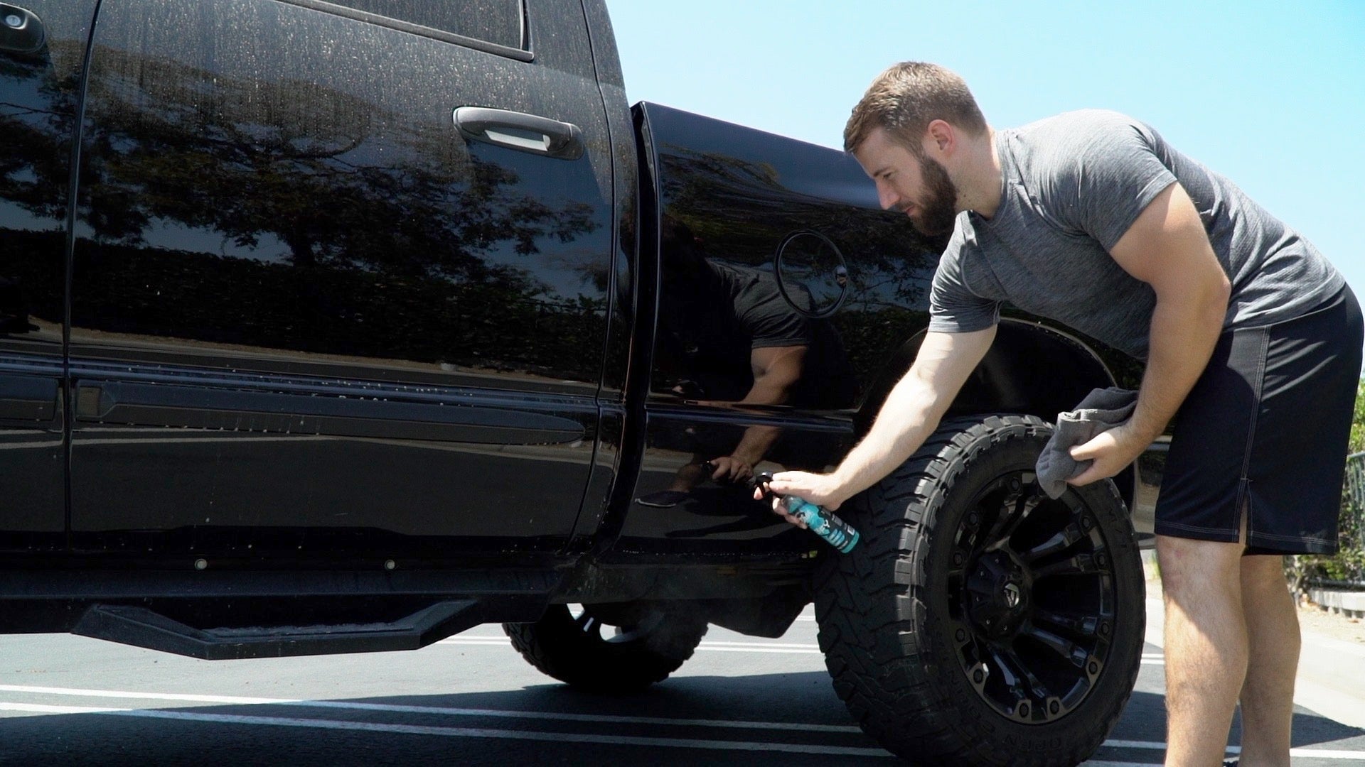 What Is a Waterless Car Wash? Everything You Need to Know (Updated 2025)